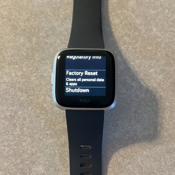 NEW Fitbit Versa Lite Smartwatch with GPS + 2 bands + charger and directions - Picture 7 of 7